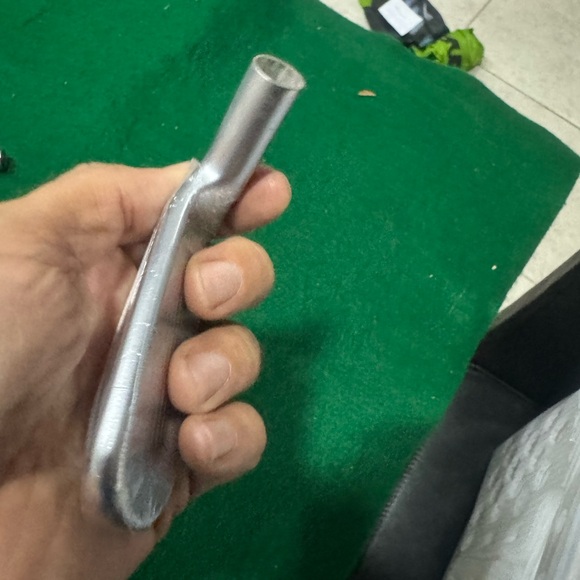 Tour  Edge Iron 7 Heads New 
Available in right and left handed - Picture 2 of 16